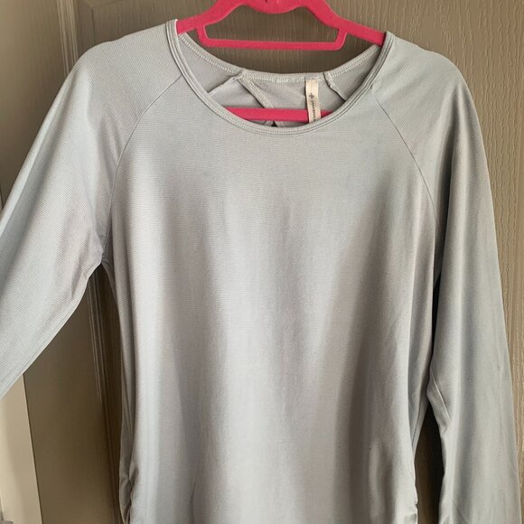 Shambhala Light Grey Ruched Back Keyhole Top | L | Athleisure Essential - Picture 2 of 7